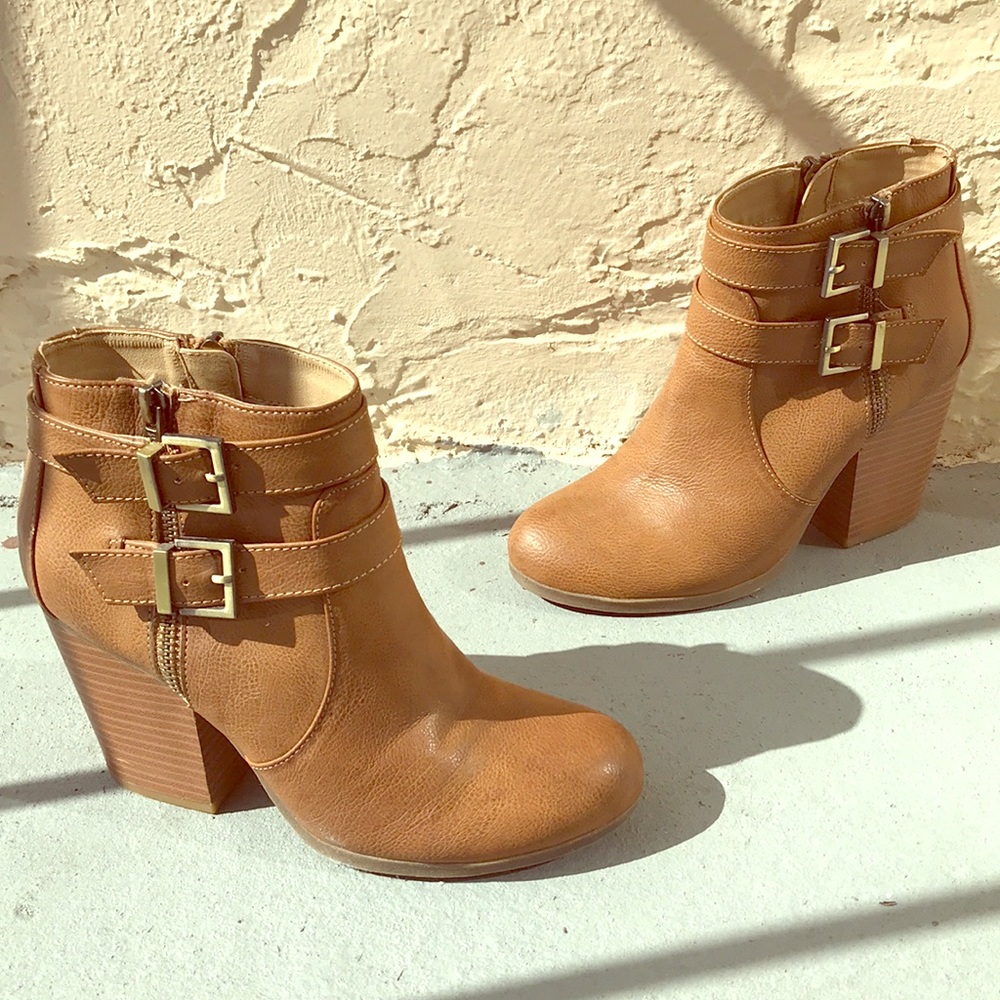 Kenneth Cole reaction booties